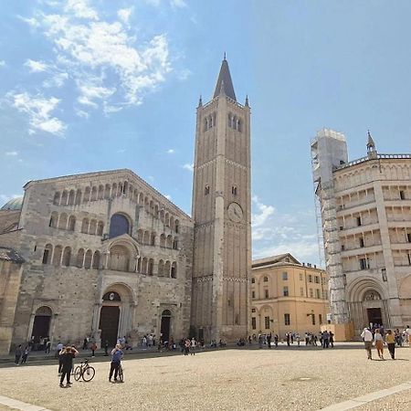 Luxury 5 Al Duomo Di Parma Apartment Exterior photo