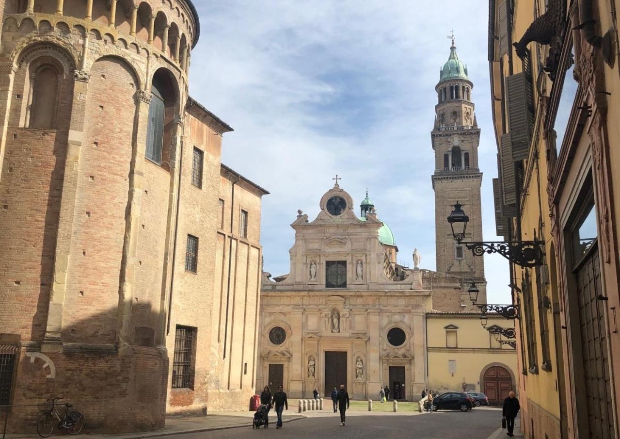 Luxury 5 Al Duomo Di Parma Apartment Exterior photo