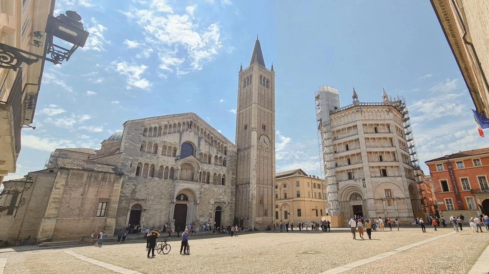 Luxury 5 Al Duomo Di Parma Apartment Exterior photo