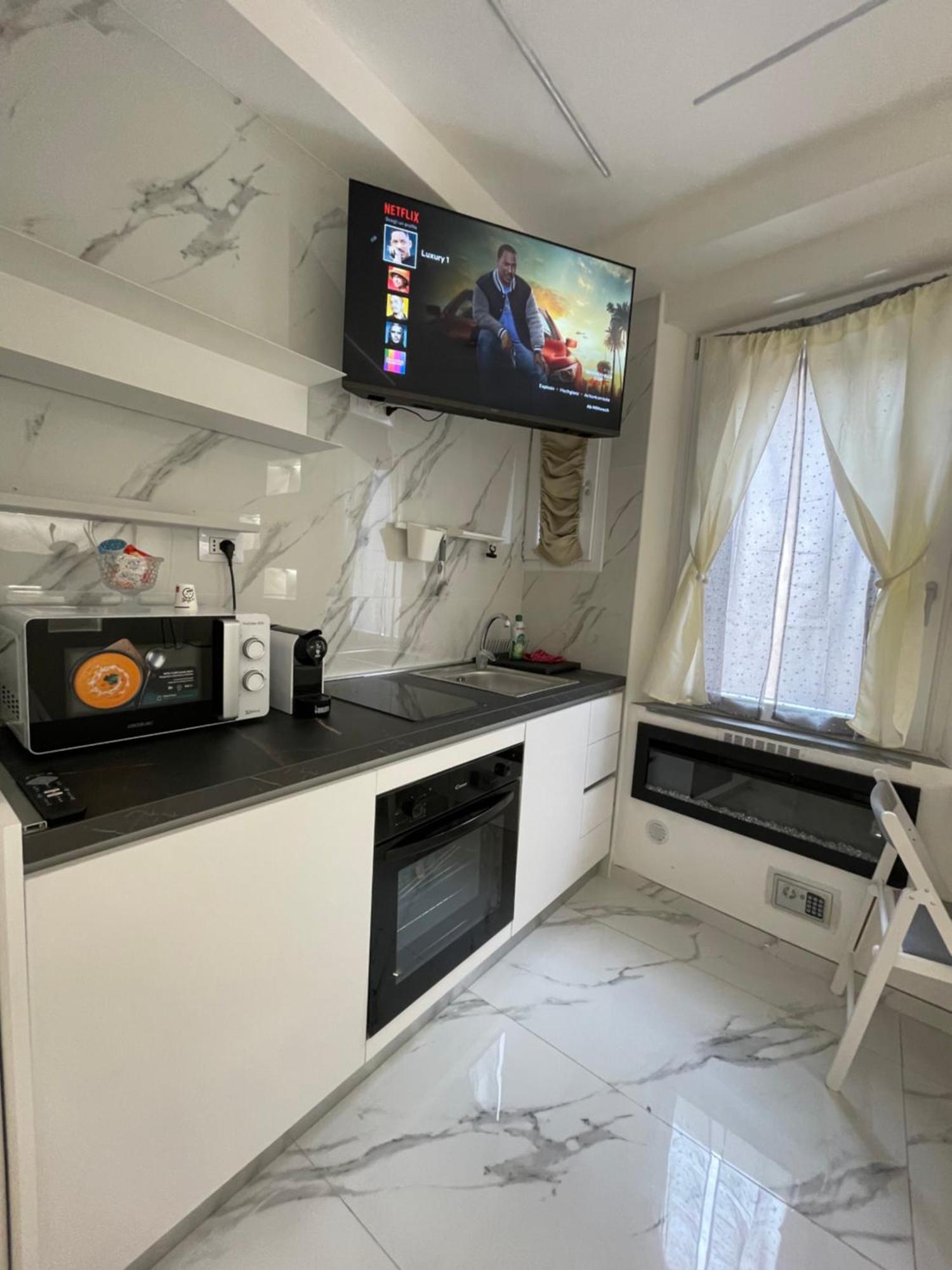 Luxury 5 Al Duomo Di Parma Apartment Exterior photo